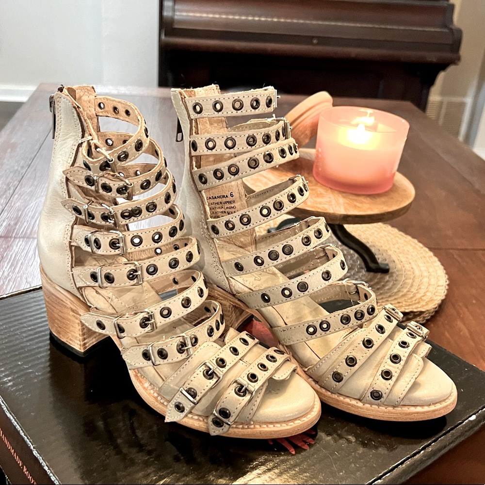 BRAND NEW NEVER WORN CASSANDRA FREEBIRD SANDALS